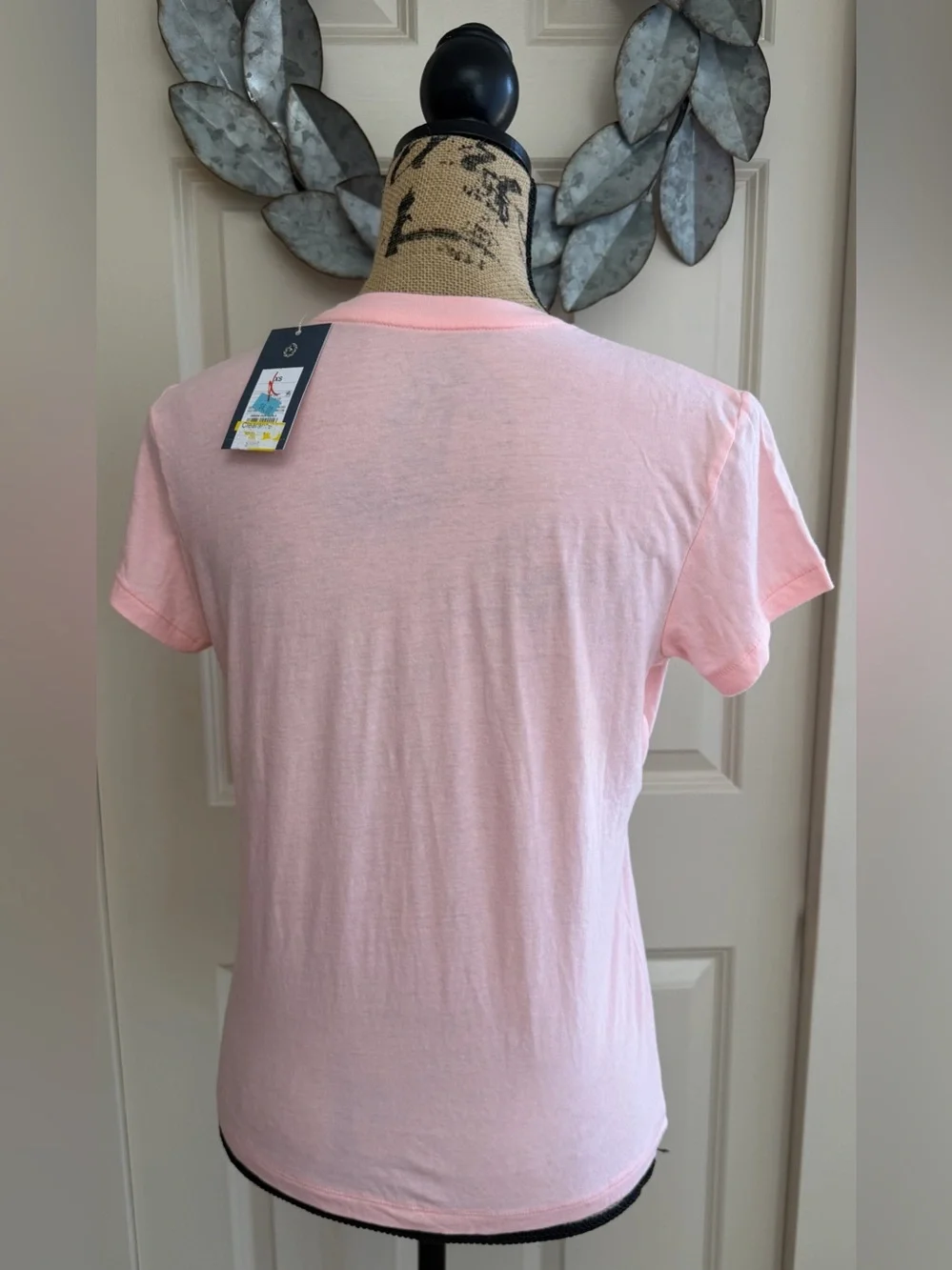 143: Universal Thread Pink Graphic VACAY Tee - XS
